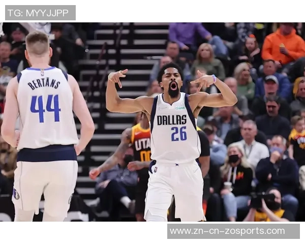 黄蜂队宣布裁掉效力11年的老将后卫丁威迪下一站将何去何从引发关注 黄蜂队宣布裁掉效力11年的老将后卫丁威迪下一站将何去何从引发关注