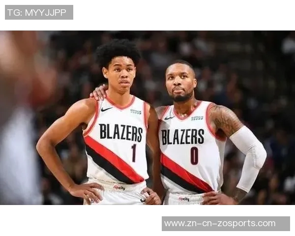 安芬尼西蒙斯女友现场带娃观战颜值如何网友热议