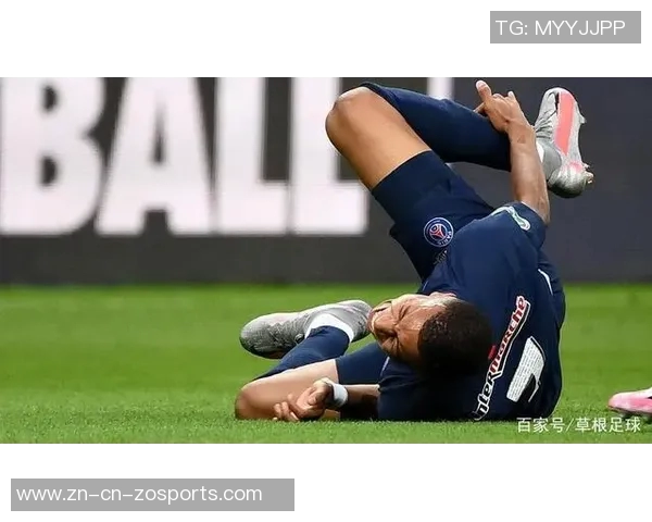 姆巴佩脚踝受伤后仍坚持为国家队出战再度扭伤引发关注 姆巴佩脚踝受伤后仍坚持为国家队出战再度扭伤引发关注